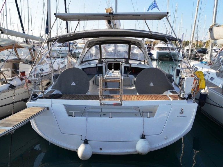 Sailboat rental in Lávrio - Bénéteau Oceanis 48