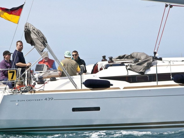 Sailboat rental in Marina Veruda - Jeanneau Sun Odyssey 439