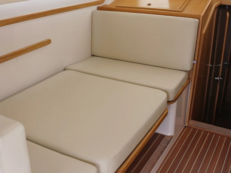 Motorboat for rent Sukošan at the best price