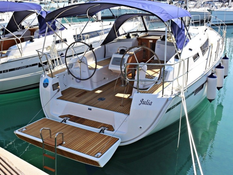 Sailboat rental in Sukošan - Bavaria Cruiser 37