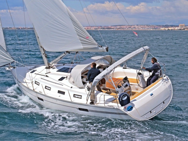 Boat rental Bavaria Cruiser 40 in Sukošan on Samboat