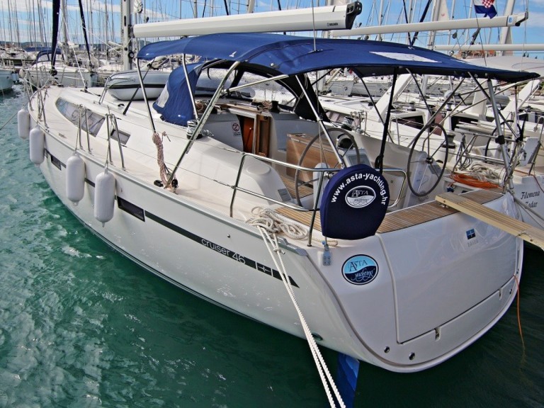 Sailboat for rent Sukošan at the best price