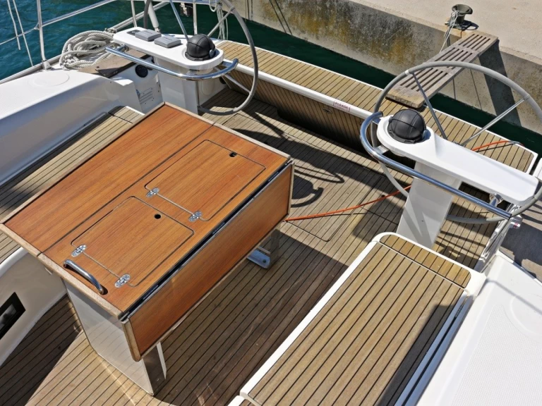 Sailboat for rent Sukošan at the best price