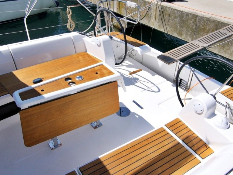 Bareboat Rental Sailboat Dufour with a boat licence