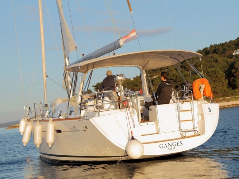Rent a Bénéteau Oceanis 50 Family Rogač