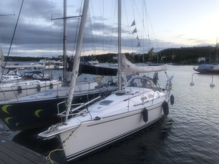 Sailboat for rent Bullandö Marina at the best price