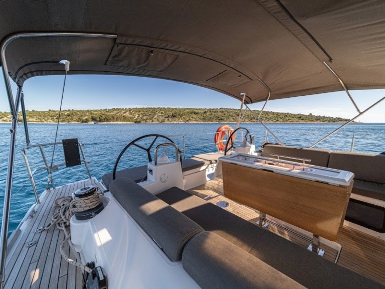 Rent a Dufour Dufour 520 Grand Large Primošten