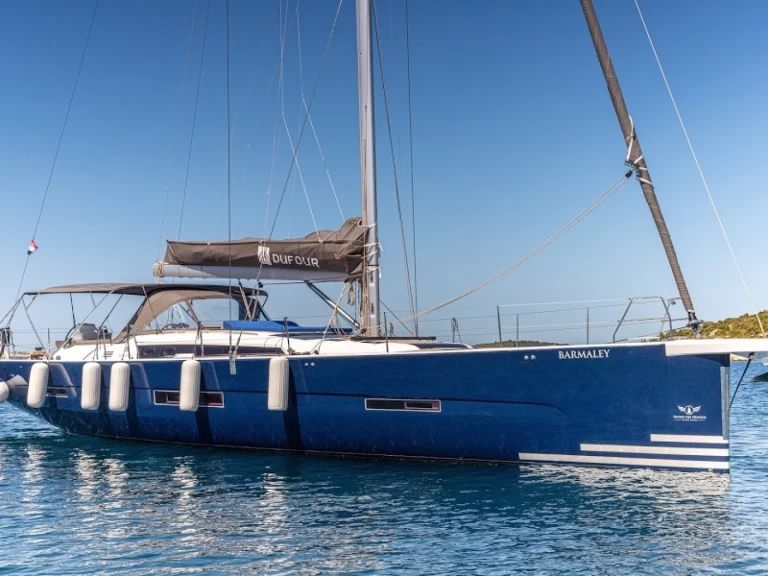 Bareboat Rental Sailboat Dufour with a boat licence