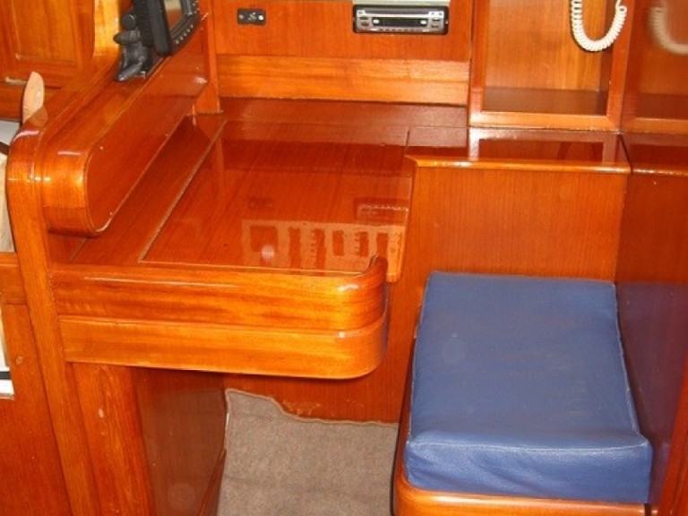 Elan Elan 38 in Betina on SamBoat