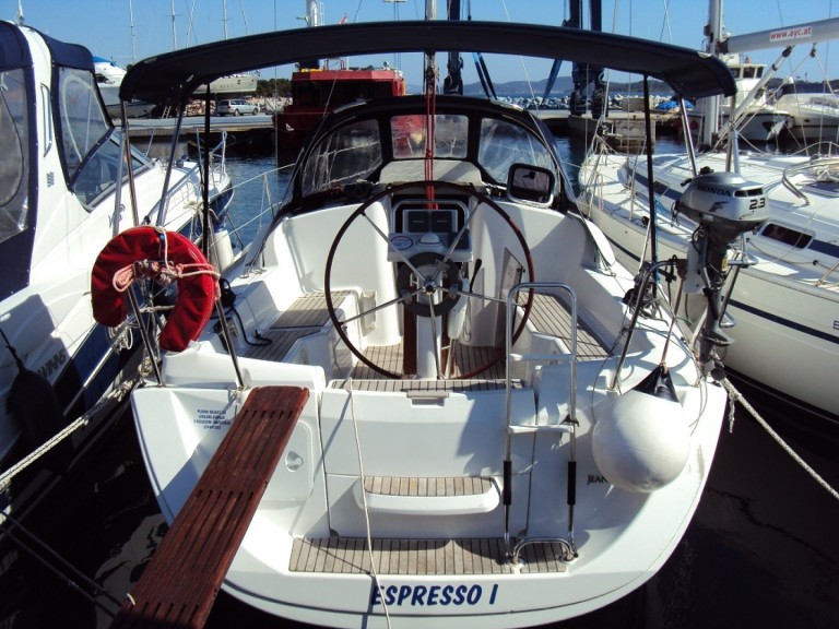 Jeanneau Sun Odyssey 30i in Betina on SamBoat