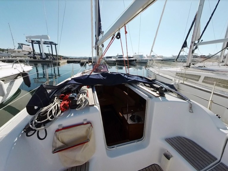 Boat rental Jeanneau Sun Odyssey 32i in Betina on Samboat