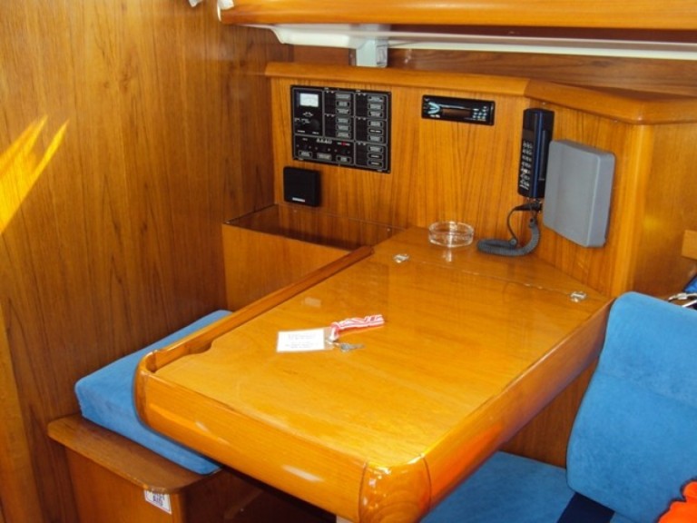 Sailboat rental with or without captain Jeanneau Betina