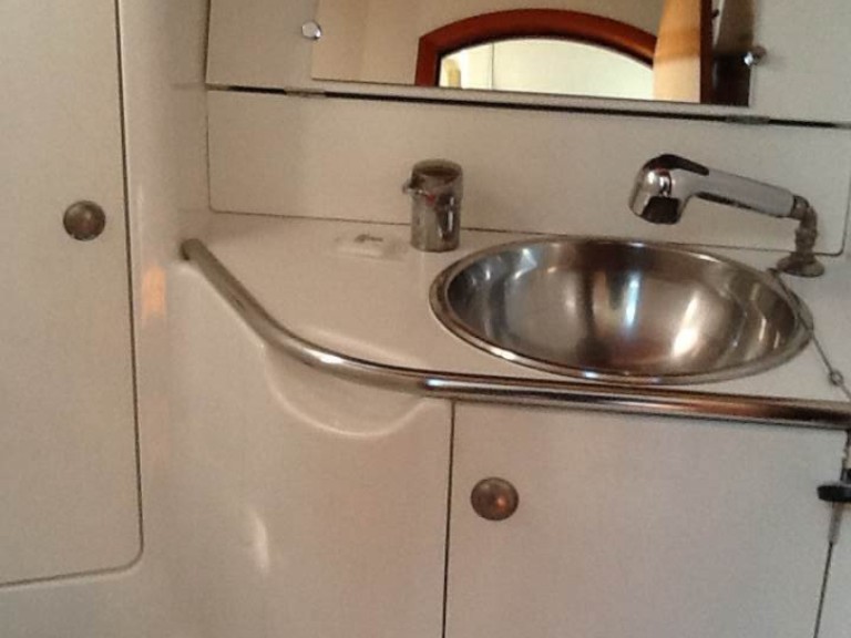 Sailboat for rent Betina at the best price