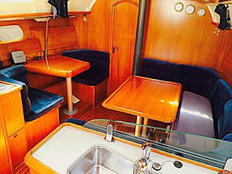 Sailboat rental with or without captain Jeanneau Betina