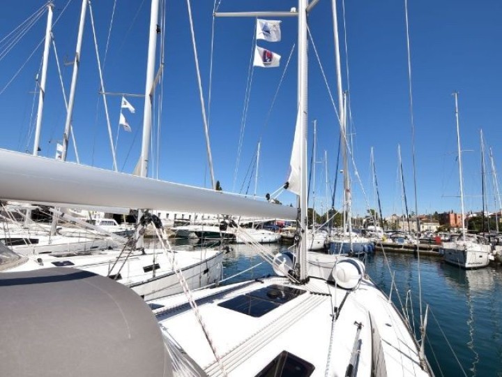 Sailboat for rent Zadar at the best price