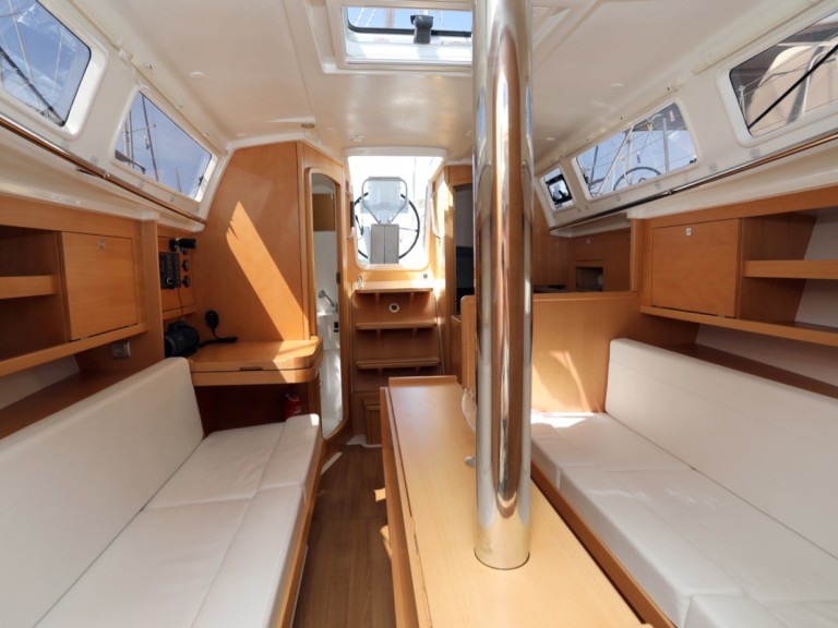 Sailboat rental in Pula - Jeanneau Sun Odyssey 319