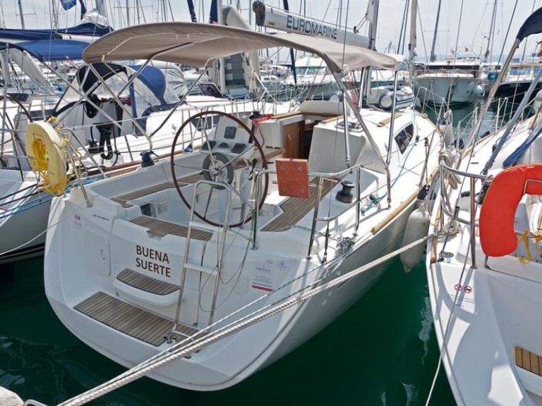 Bareboat Rental Sailboat Jeanneau with a boat licence