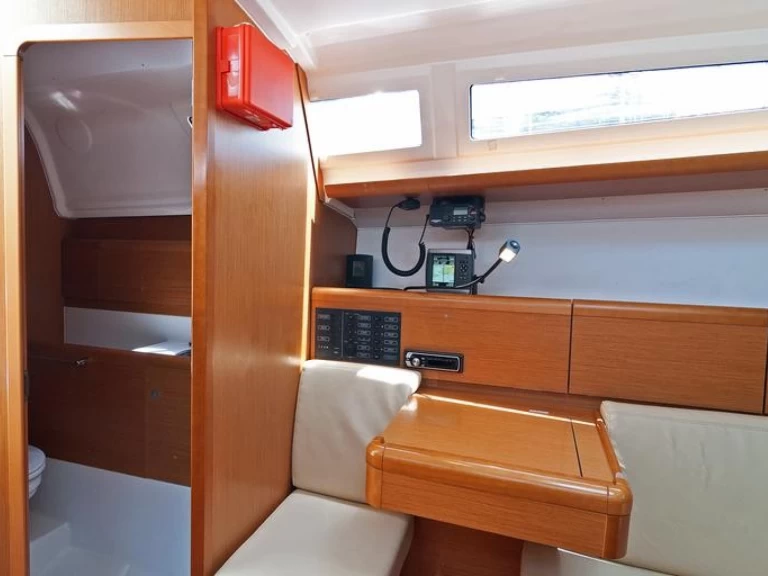 Yacht charter Split cheap Sun Odyssey 33i