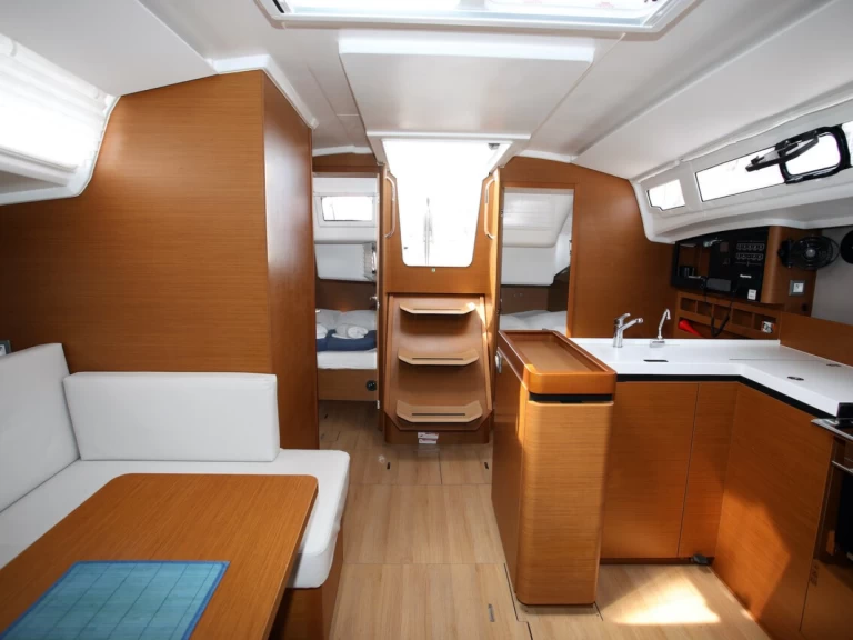 Sailboat for rent Pula at the best price