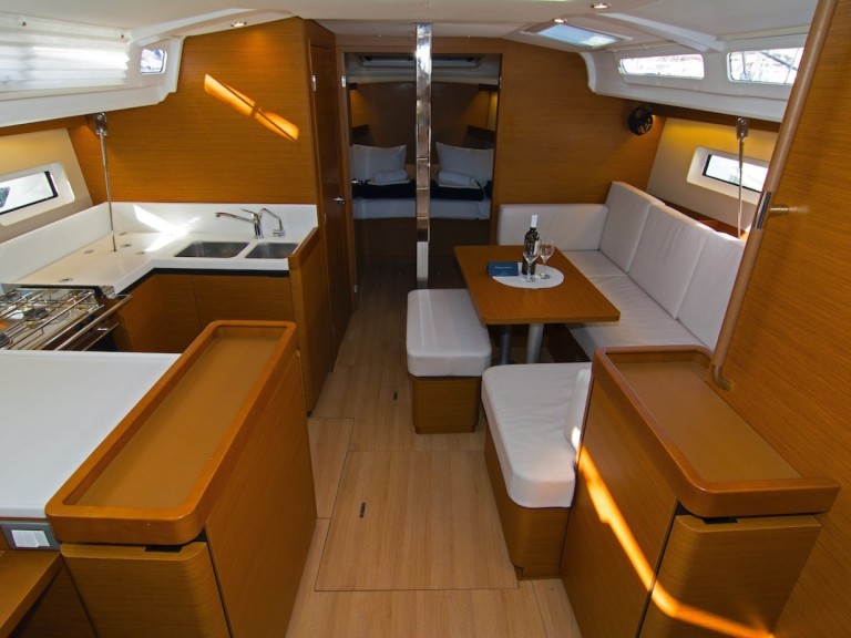 Boat rental Jeanneau Sun Odyssey 440 in Split on Samboat