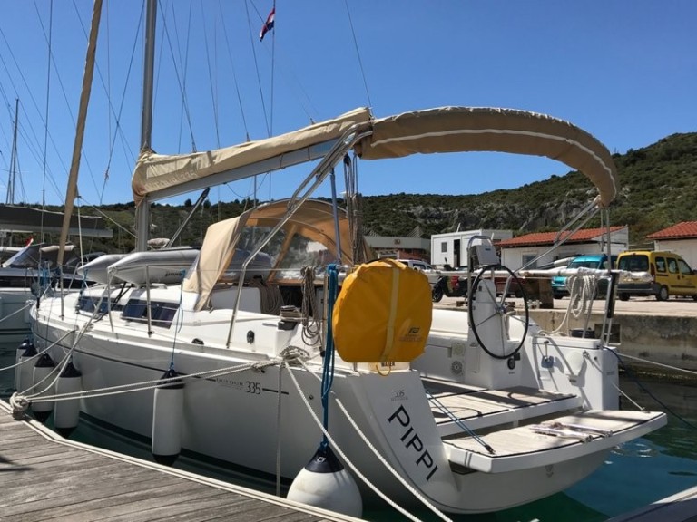 Rent a Dufour Dufour 335 Grand Large Primošten