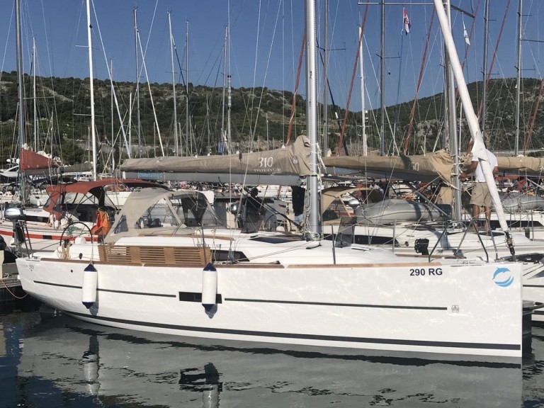 Sailboat for rent Primošten at the best price