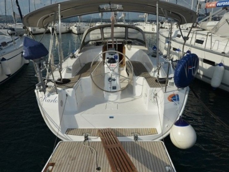 Rent a Bavaria Cruiser 33 Biograd na Moru