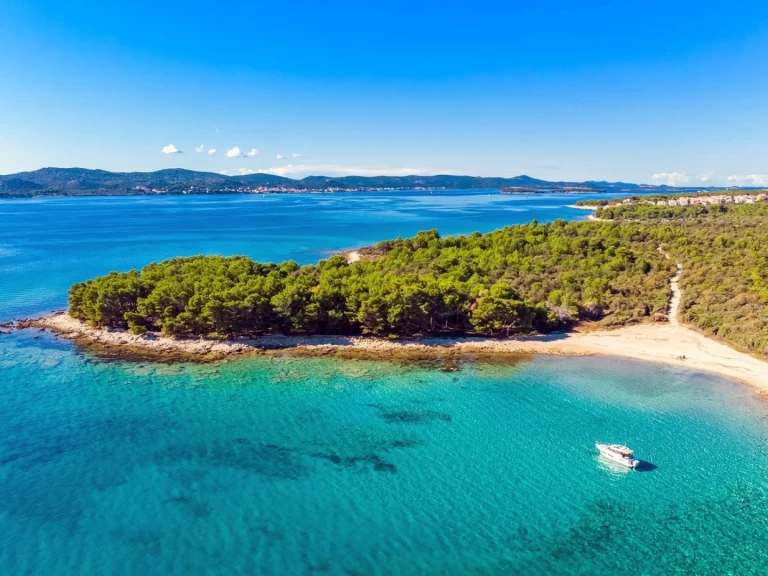 Motorboat rental with or without captain Jeanneau Biograd na Moru