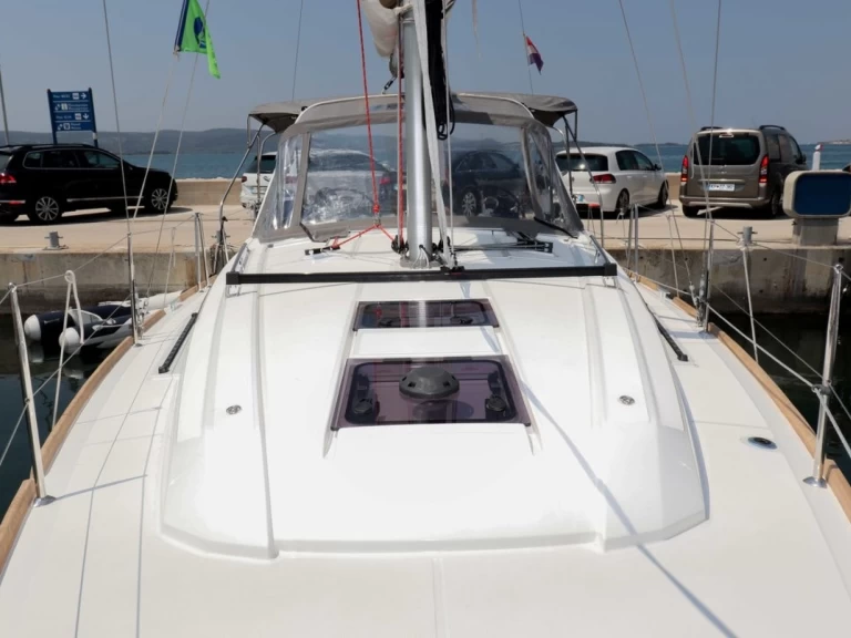 Sailboat for rent Biograd na Moru at the best price