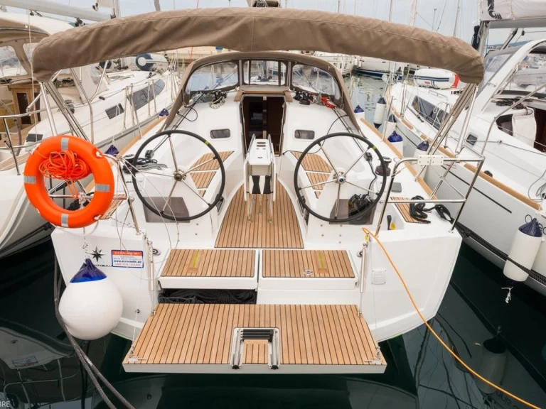 Bareboat Rental Sailboat Jeanneau with a boat licence