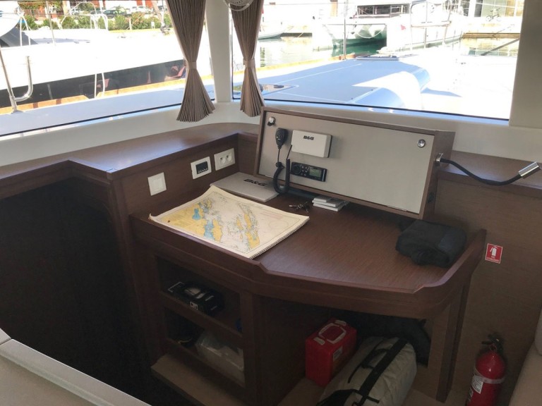 Rent a Lagoon Lagoon 450 F Kaštela