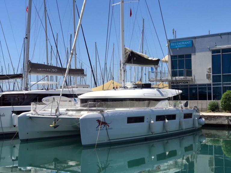Catamaran rental with or without captain Lagoon Kaštela