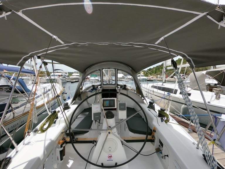 Rent a Bavaria Bavaria 38 Match - 2 cab. Primošten