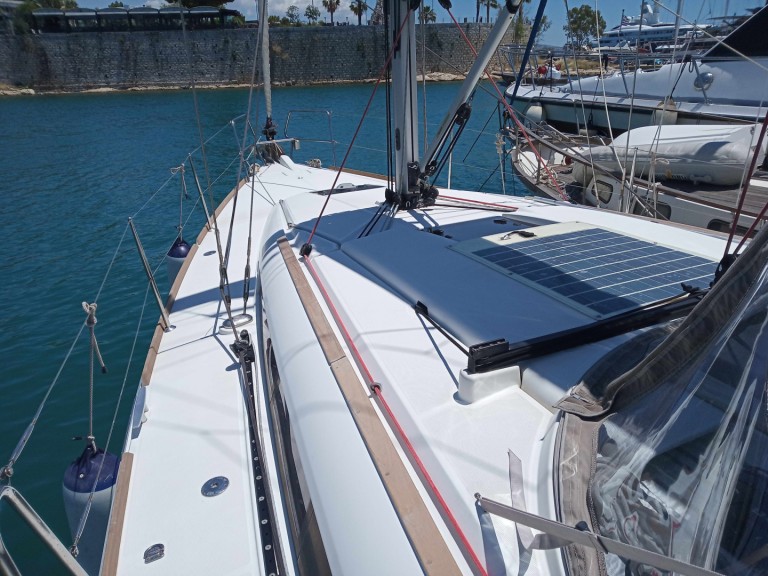 Sailboat rental with or without captain Jeanneau Alimos