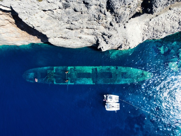 Yacht charter Tourlos cheap Lagoon 42