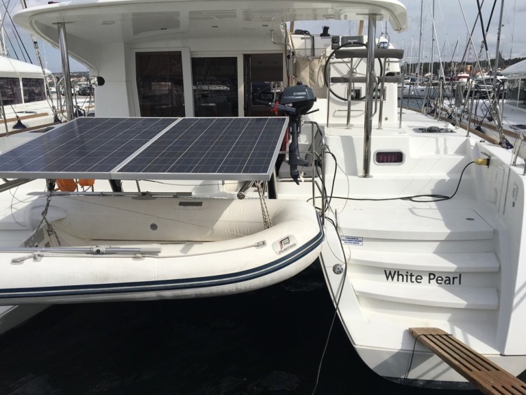 Catamaran rental in Šibenik - Lagoon Lagoon 39