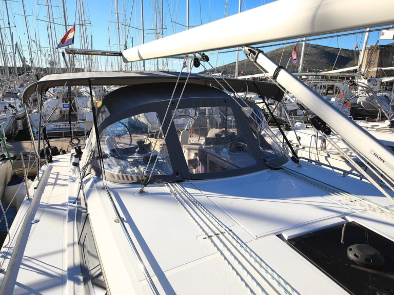 Bareboat Rental Sailboat Bavaria with a boat licence