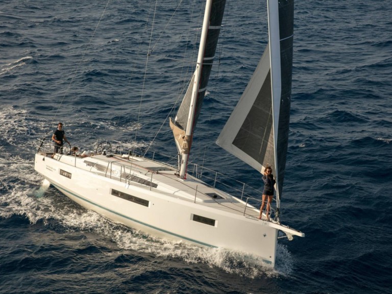 Sailboat rental in Palamós - Jeanneau Sun Odyssey 410