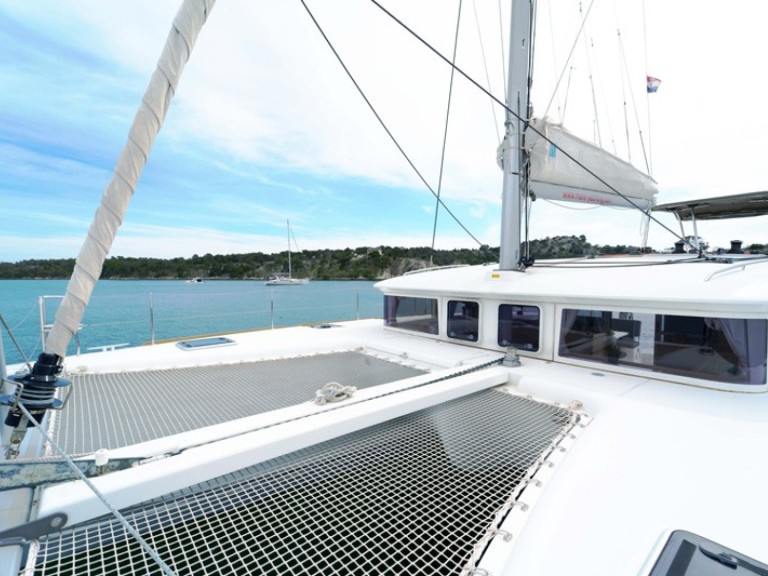 Yacht charter Mandalina Marina cheap Lagoon 400 S2