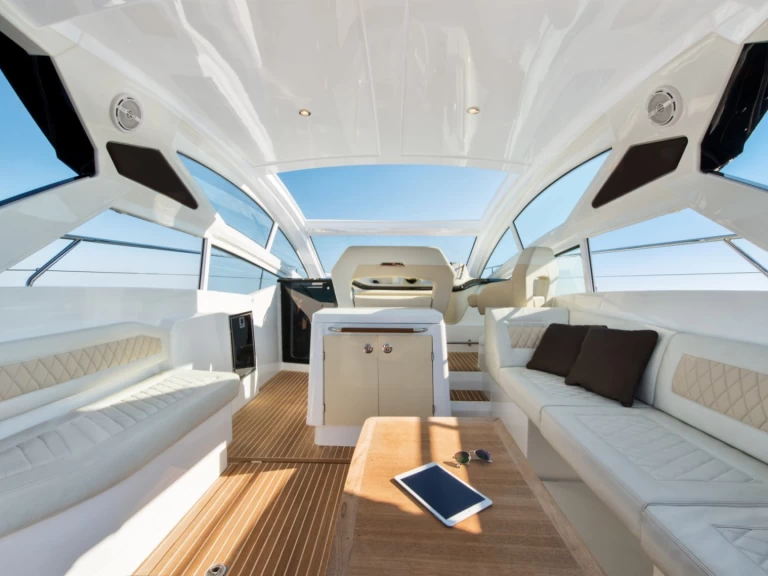 Motorboat for rent Ajaccio at the best price