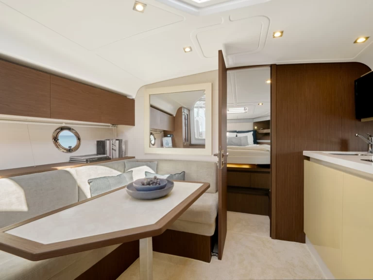 Bénéteau Gran Turismo 36 in Ajaccio on SamBoat