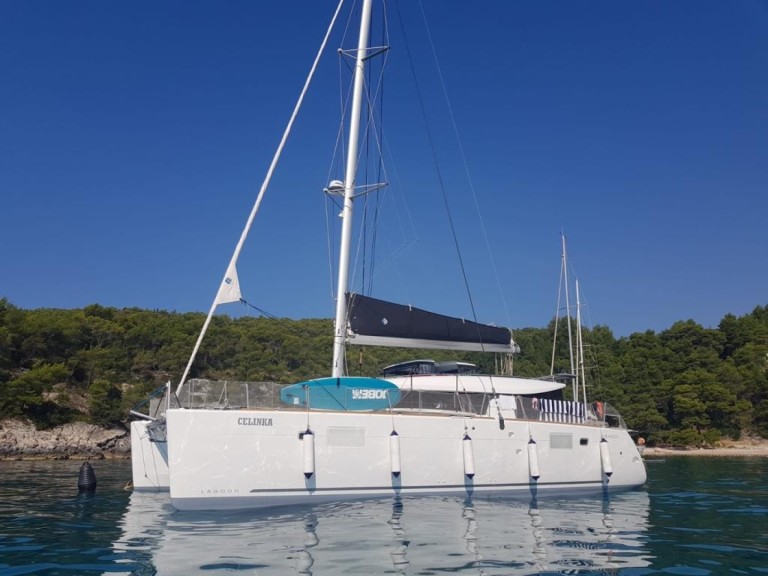 Rent a Lagoon Lagoon 450 Sport Top Sukošan