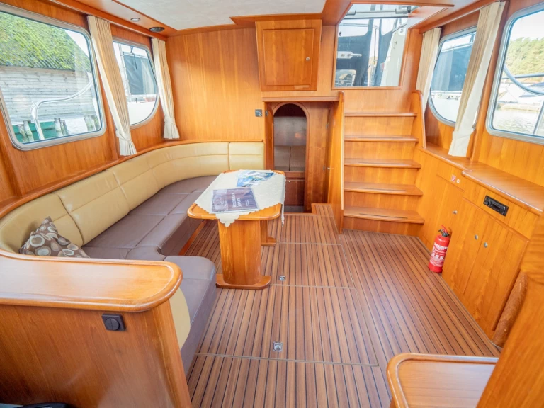 Yacht charter Waren (Müritz) cheap 1150 XL