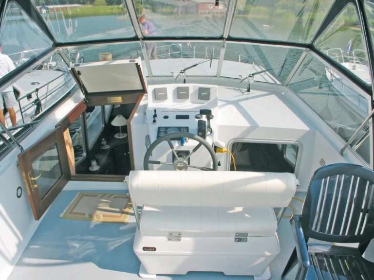 Vacance 1200 SE in Waren (Müritz) on SamBoat