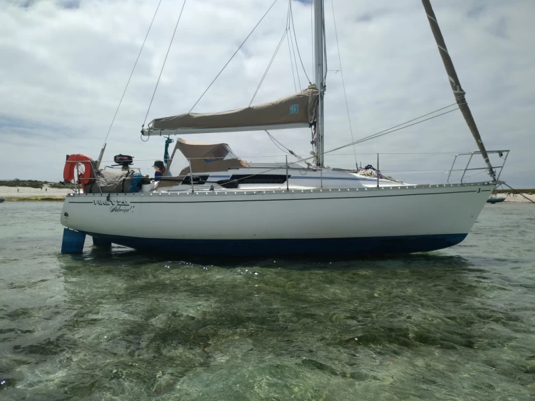 Sailboat rental with or without captain Bénéteau Locmiquélic