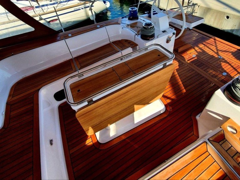 Bareboat Rental Sailboat Elan with a boat licence