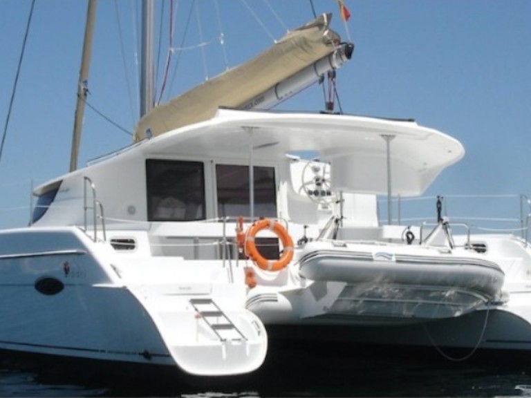 Boat rental Fountaine Pajot Lipari 41 in Roses on Samboat