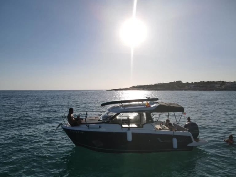 Boat rental Jeanneau Merry Fisher 695 in El Toro on Samboat