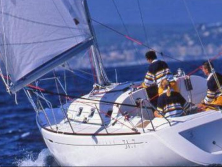 Sailboat rental in La Trinité-sur-Mer - Bénéteau First 31.7