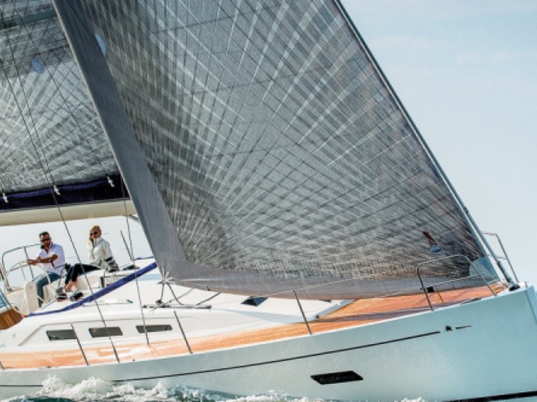 Bareboat Rental Sailboat Italia Yachts with a boat licence
